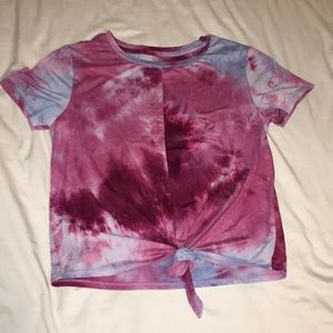 SUPER SOFT TIE-DYE KNOTTED CROP TOP
